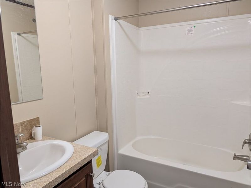 230 Cedar Brook Drive, Elyria, OH 44035 Photo 9