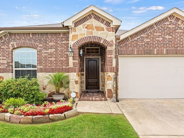 8400 Sioux Trail, Aubrey, TX 76227