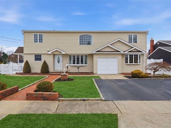 450 Ocean Avenue, Massapequa Park, NY 11762