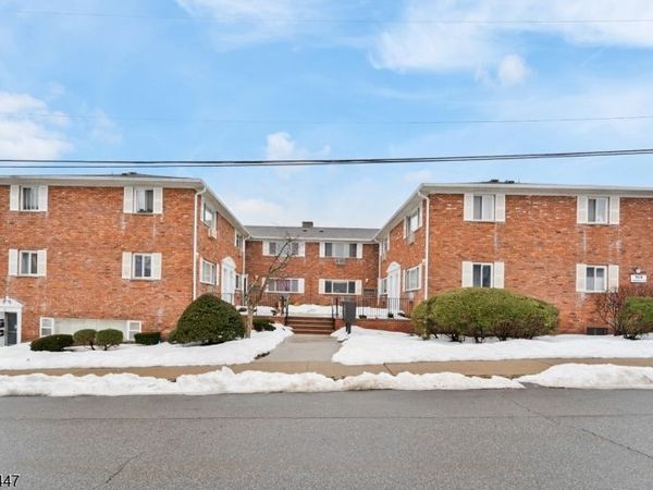 104 N Beverwyck Rd, Parsippany-Troy Hills, NJ 07034