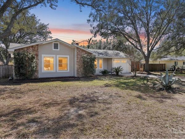 2990 Ranchette Sq, Gulf Breeze, FL 32563