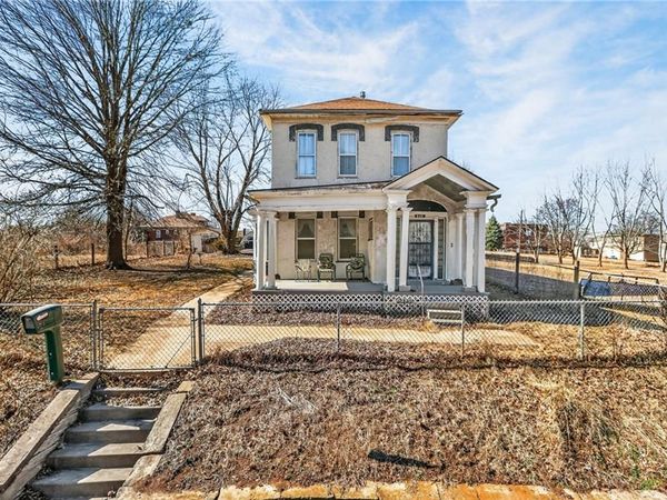 212 S 17th Street, St Joseph, MO 64501