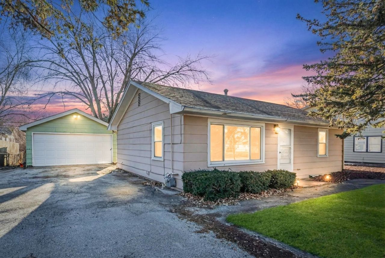 104 Louis Road, Joliet, IL 60433 Main Photo