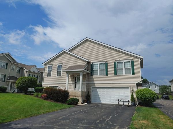 2929 Woodside Drive , Joliet, IL 60431