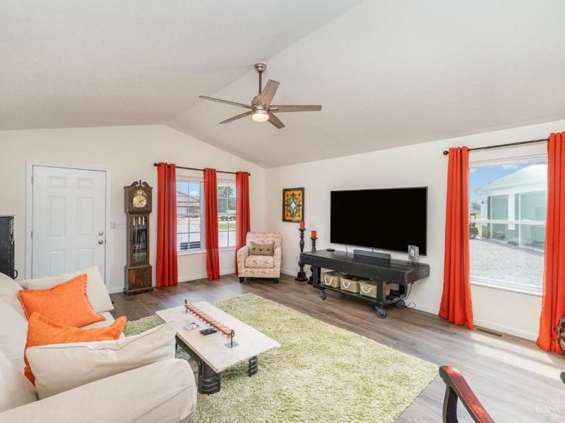 118 Tupelo Drive, Franklin Twp, OH 45171 Photo 9