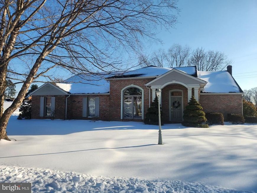 33 Tara Drive , Lititz, PA 17543 Main Photo