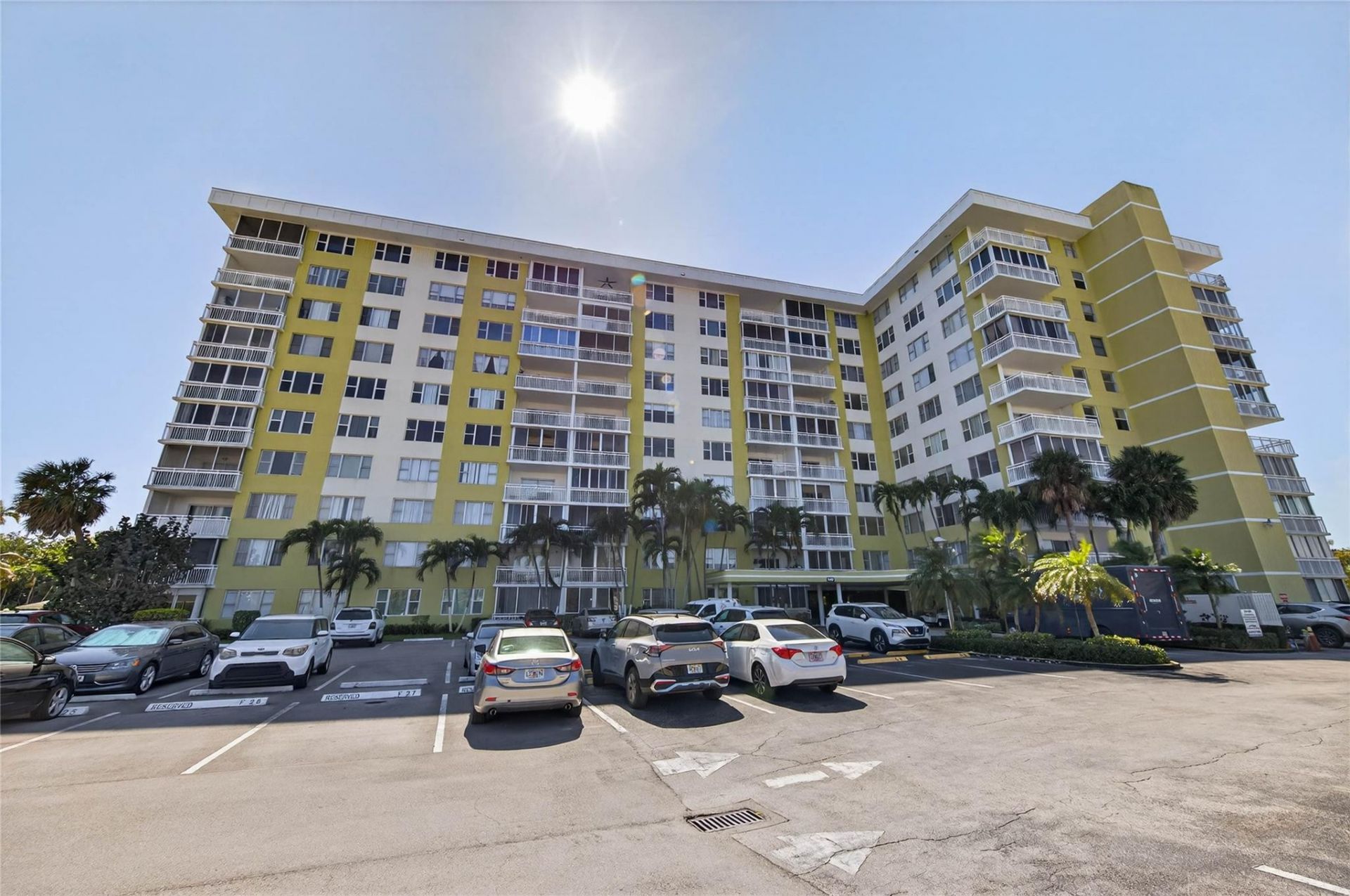 4400 Hillcrest Drive, Unit 704, Hollywood, FL 33021 Photo