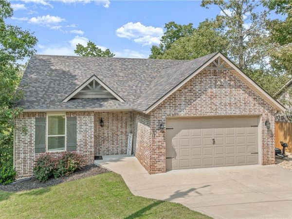 12 Riviera Drive, Rogers, AR 72756