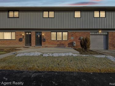 152 E Hickory Grove Road, Bloomfield Twp, MI 48304