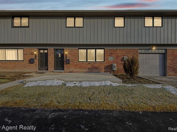 152 E Hickory Grove Road, Bloomfield Twp, MI 48304