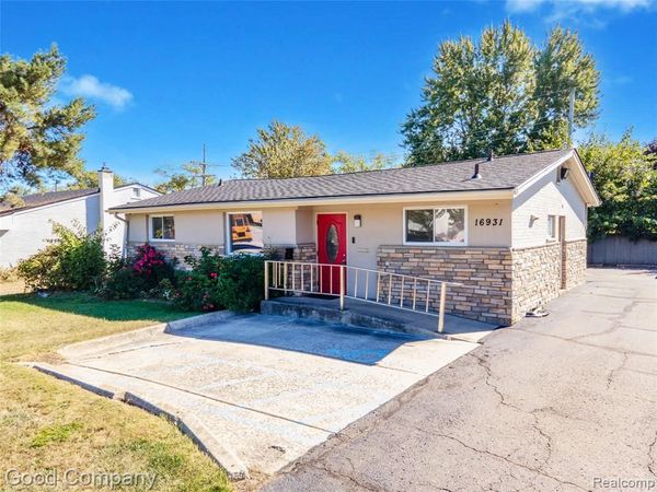 16931 W 10 Mile Road , Southfield, MI 48075