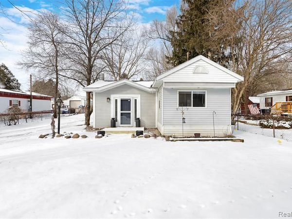 2620 Greg Avenue, Brighton Twp, MI 48114