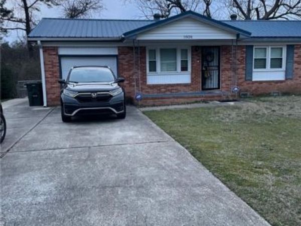 1608 Grandview Drive, Fayetteville, NC 28314