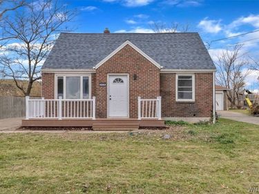 428 Beach Road, Buffalo, NY 14225