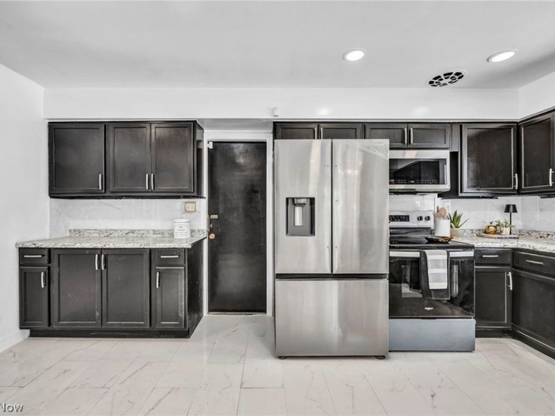 1081 Carver Road, Cleveland Heights, OH 44112 Photo 12