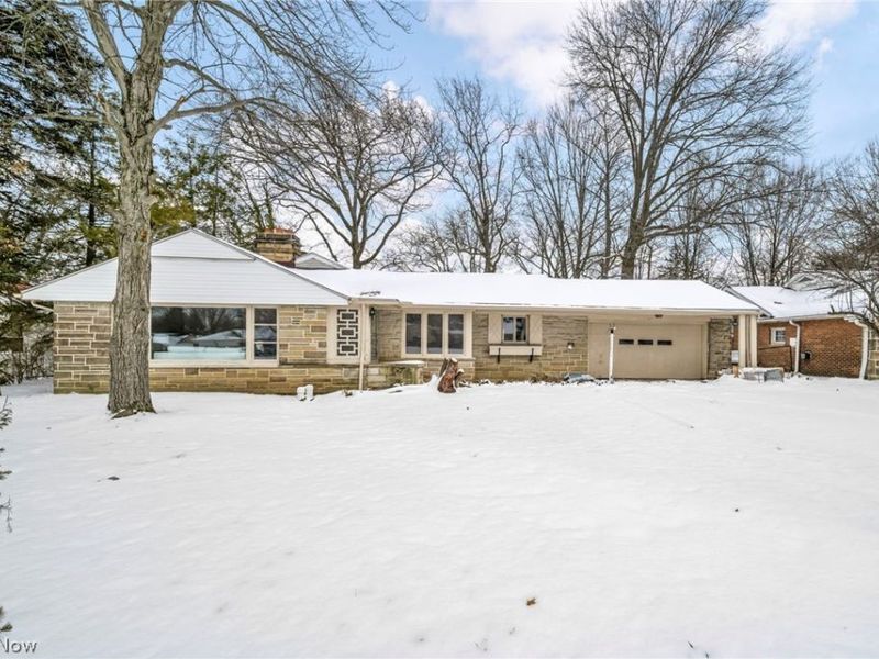 1081 Carver Road, Cleveland Heights, OH 44112 Photo 2