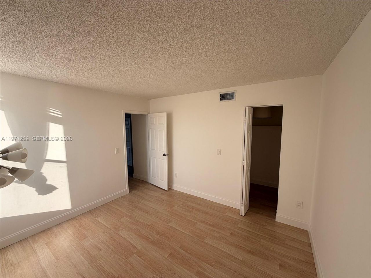 2350 NE 135th St , Unit 503, North Miami, FL 33181 Photo