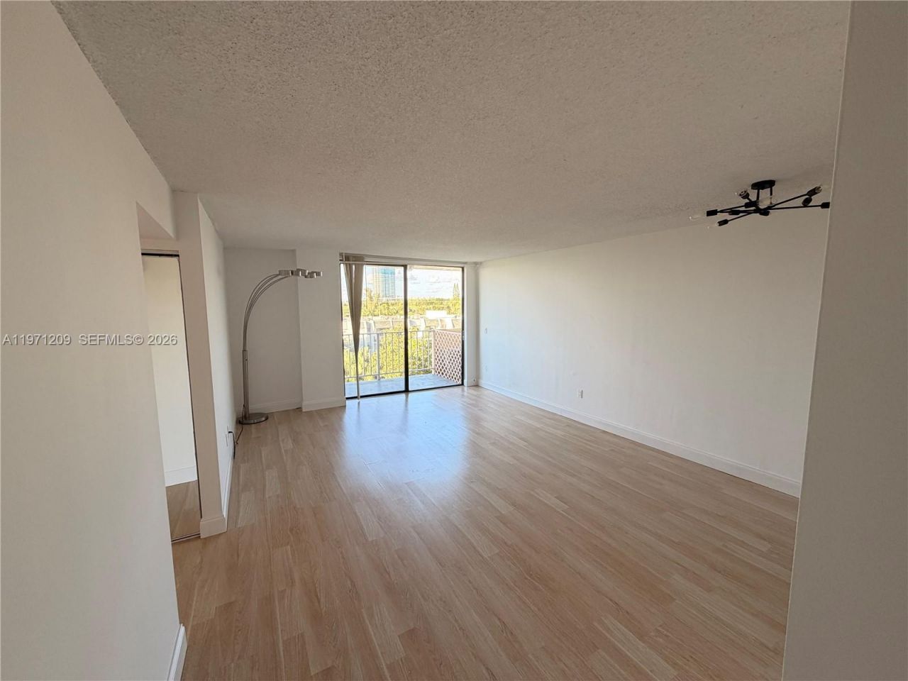 2350 NE 135th St , Unit 503, North Miami, FL 33181 Photo