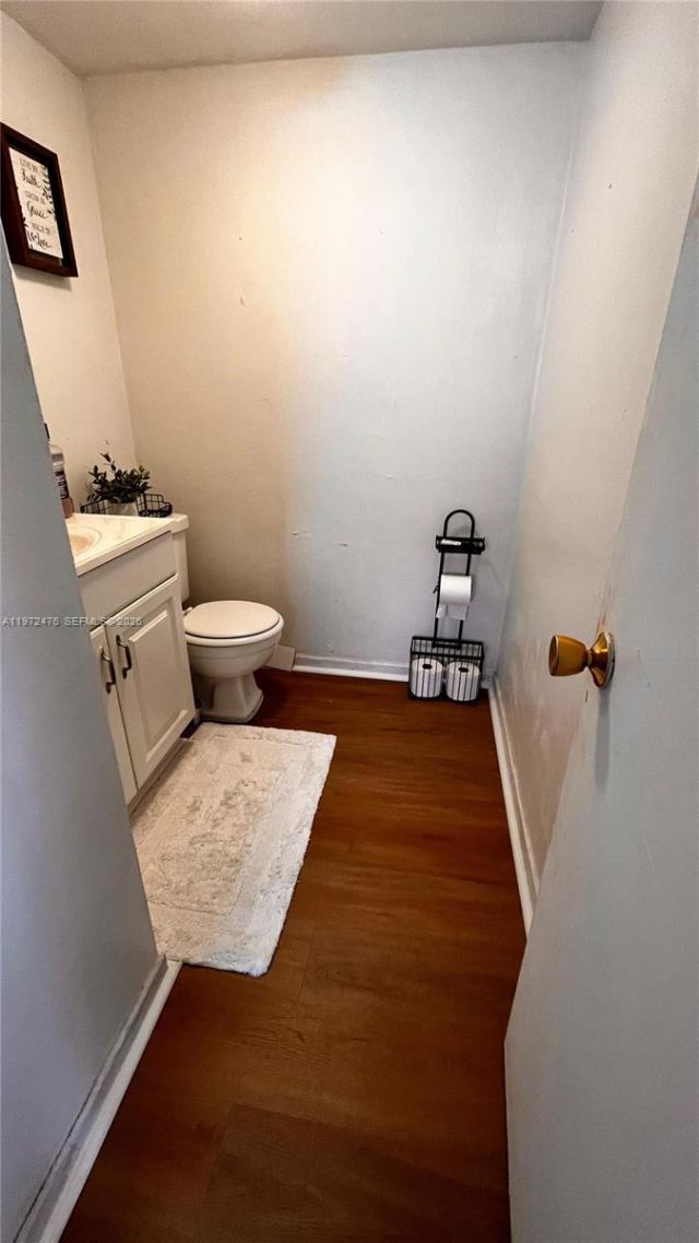 1990 Marseille Dr, Unit 407, Miami Beach, FL 33141 Photo