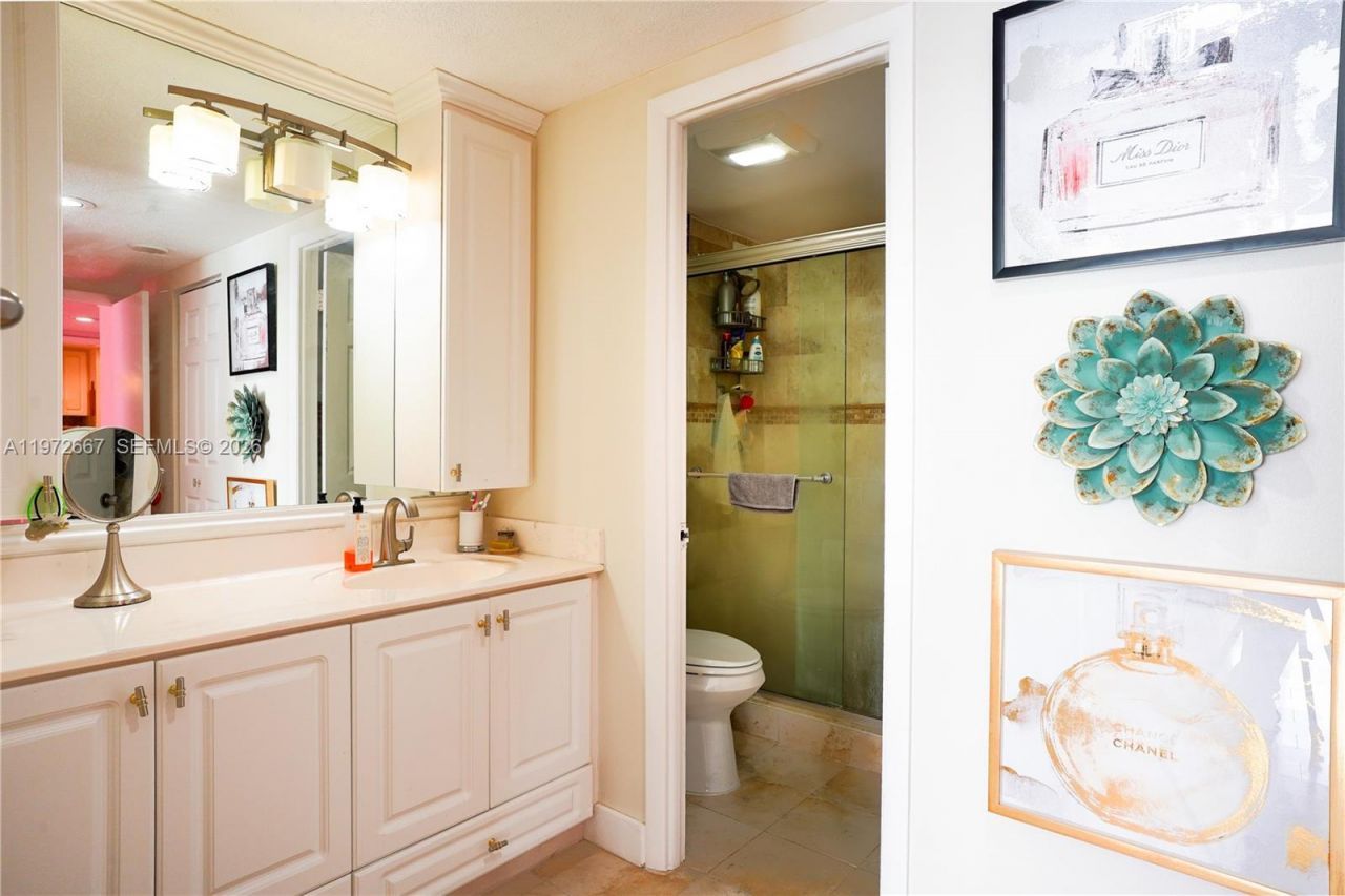 11111 Biscayne Blvd, Unit 20E, Miami, FL 33181 Photo