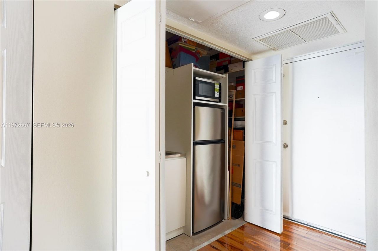 11111 Biscayne Blvd, Unit 20E, Miami, FL 33181 Photo