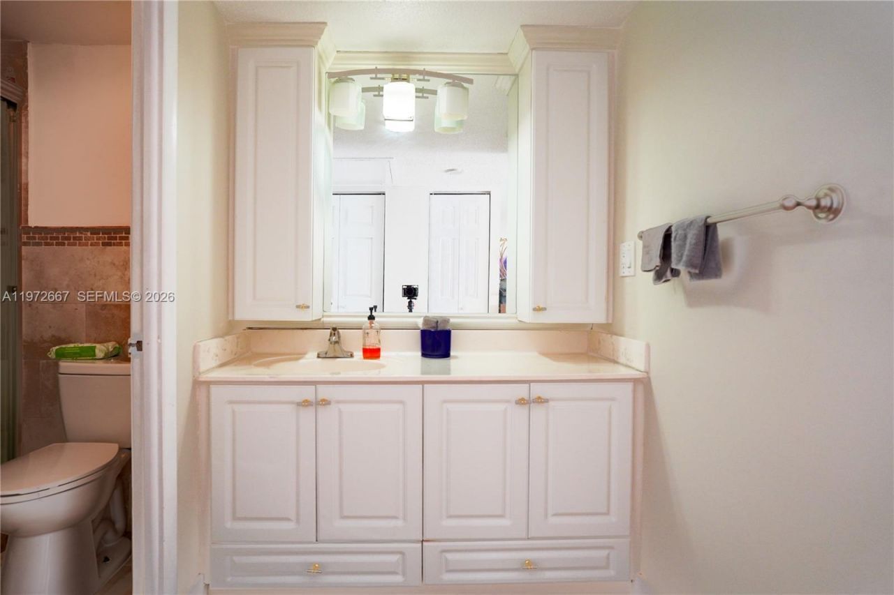 11111 Biscayne Blvd, Unit 20E, Miami, FL 33181 Photo