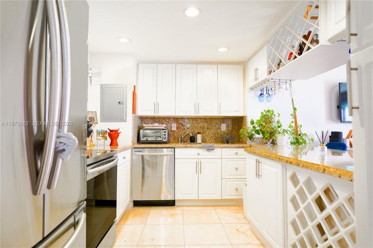 11111 Biscayne Blvd, Unit 20E, Miami, FL 33181 Photo