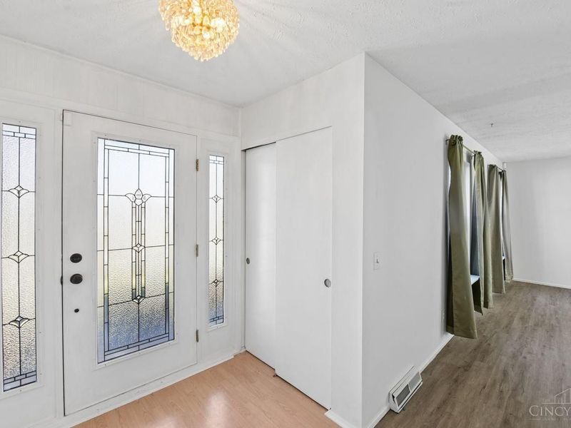 1128 Oldwick Drive, Reading, OH 45215 Photo 3