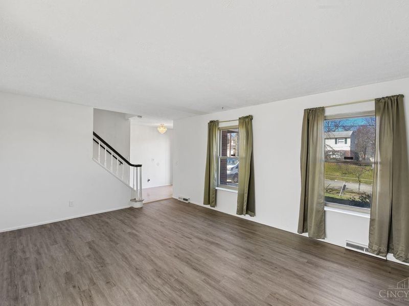 1128 Oldwick Drive, Reading, OH 45215 Photo 4