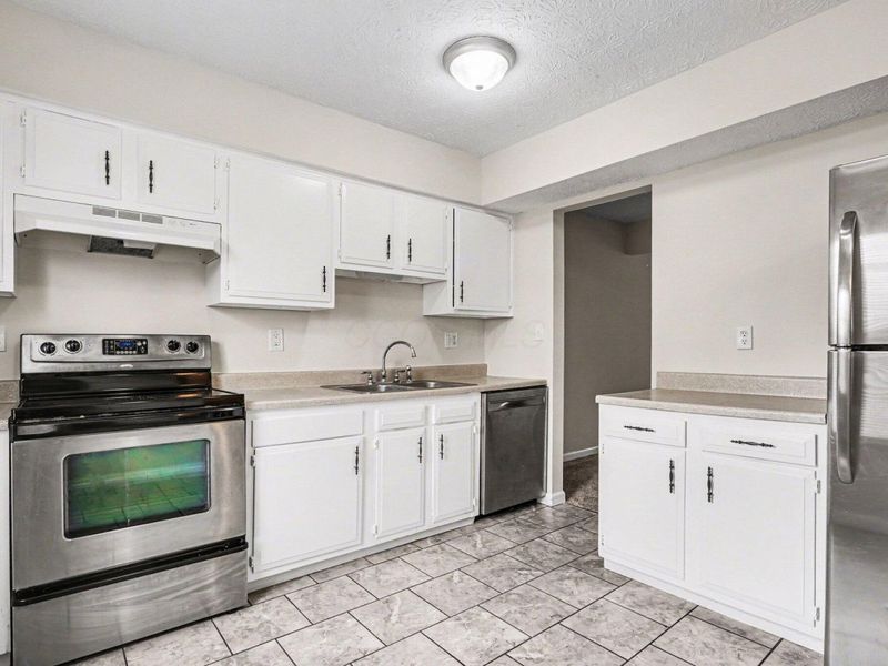 2024 Sawbury Boulevard, Columbus, OH 43235 Photo 4