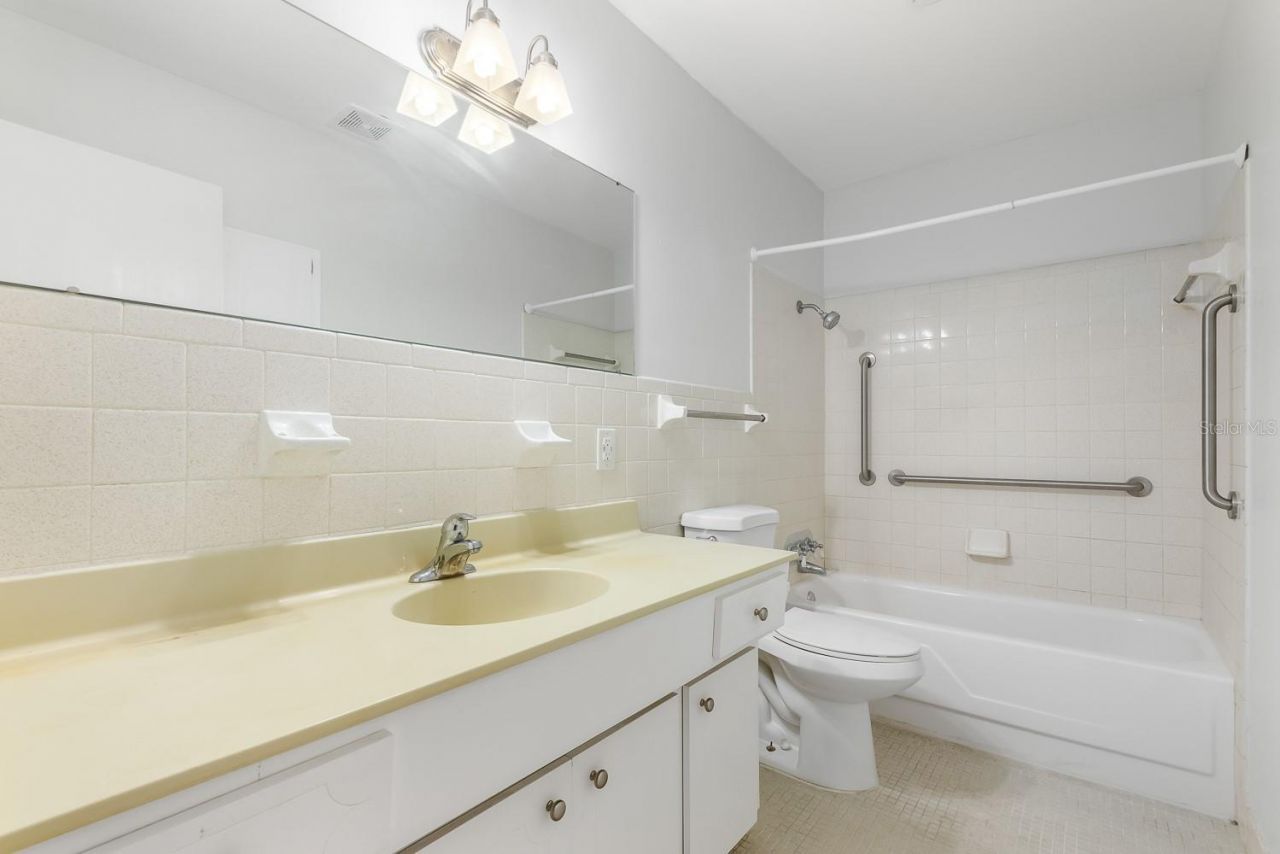 3775 59th Street N, Unit 2, Saint Petersburg, FL 33710 Photo