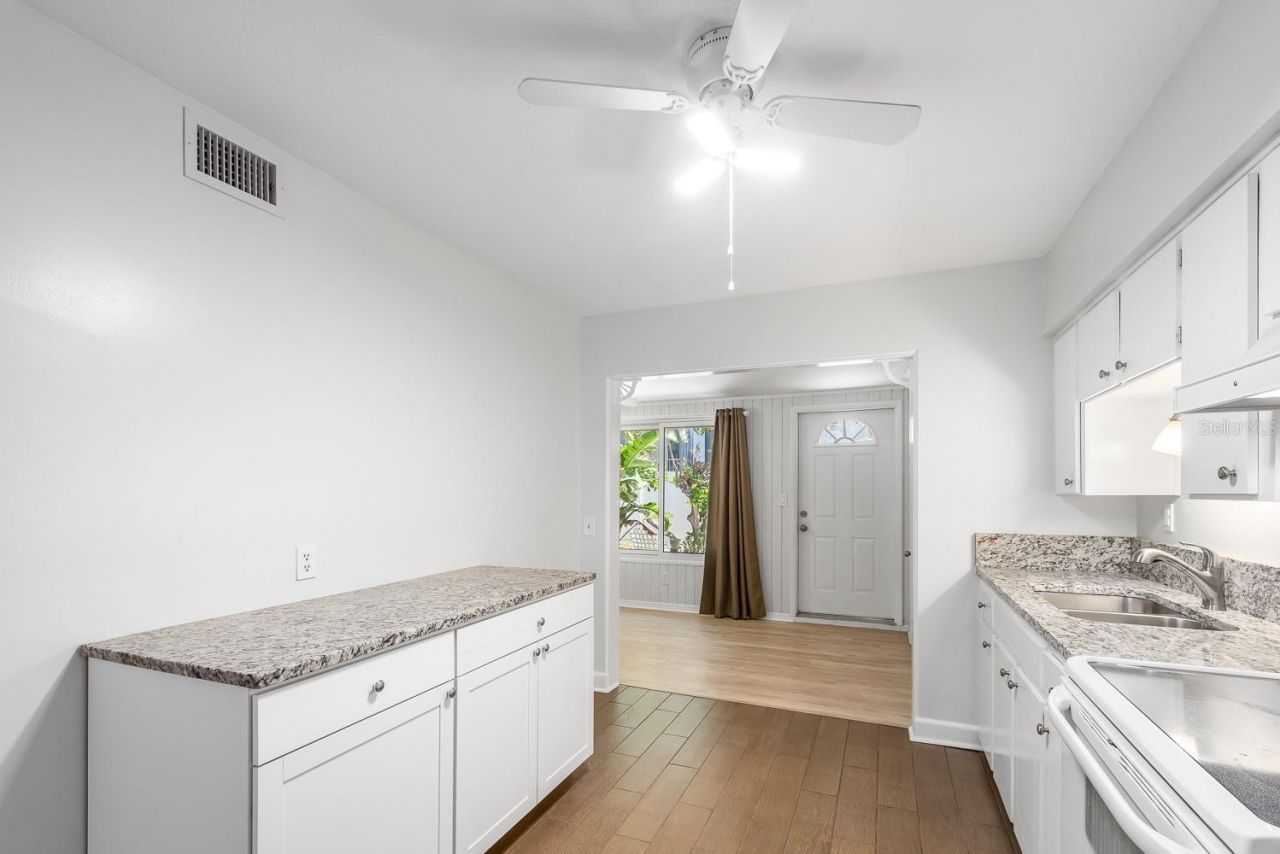 3775 59th Street N, Unit 2, Saint Petersburg, FL 33710 Photo