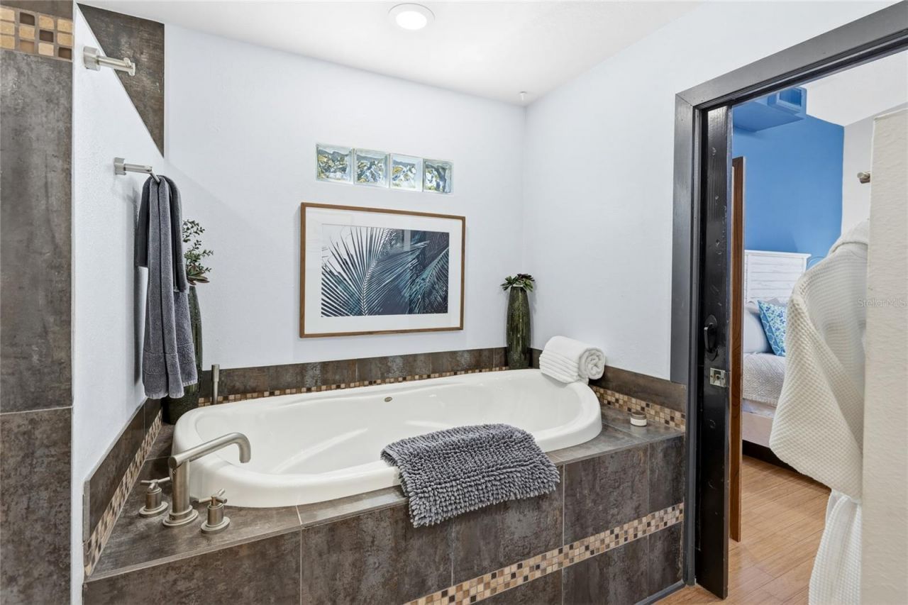 1939 High Point Drive, Sarasota, FL 34236 Photo