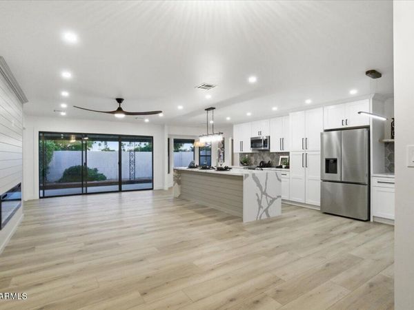 7805 E COOLIDGE Street, Scottsdale, AZ 85251