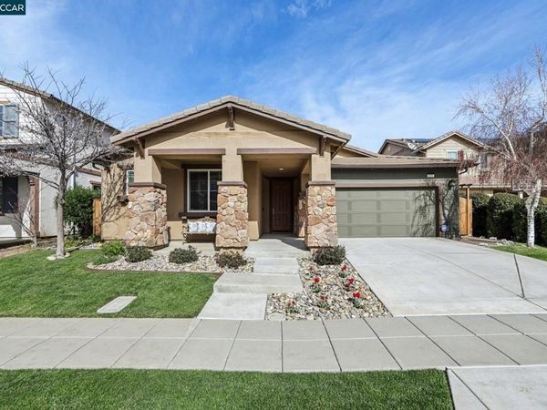 421 421 W Gravino Dr, Mountain House, CA 95391