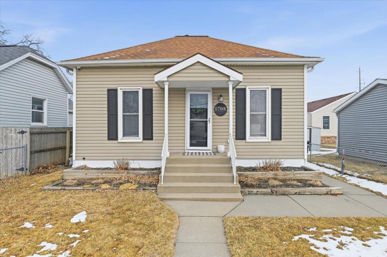 1708 AVENUE L Council Bluffs, IA 51501
