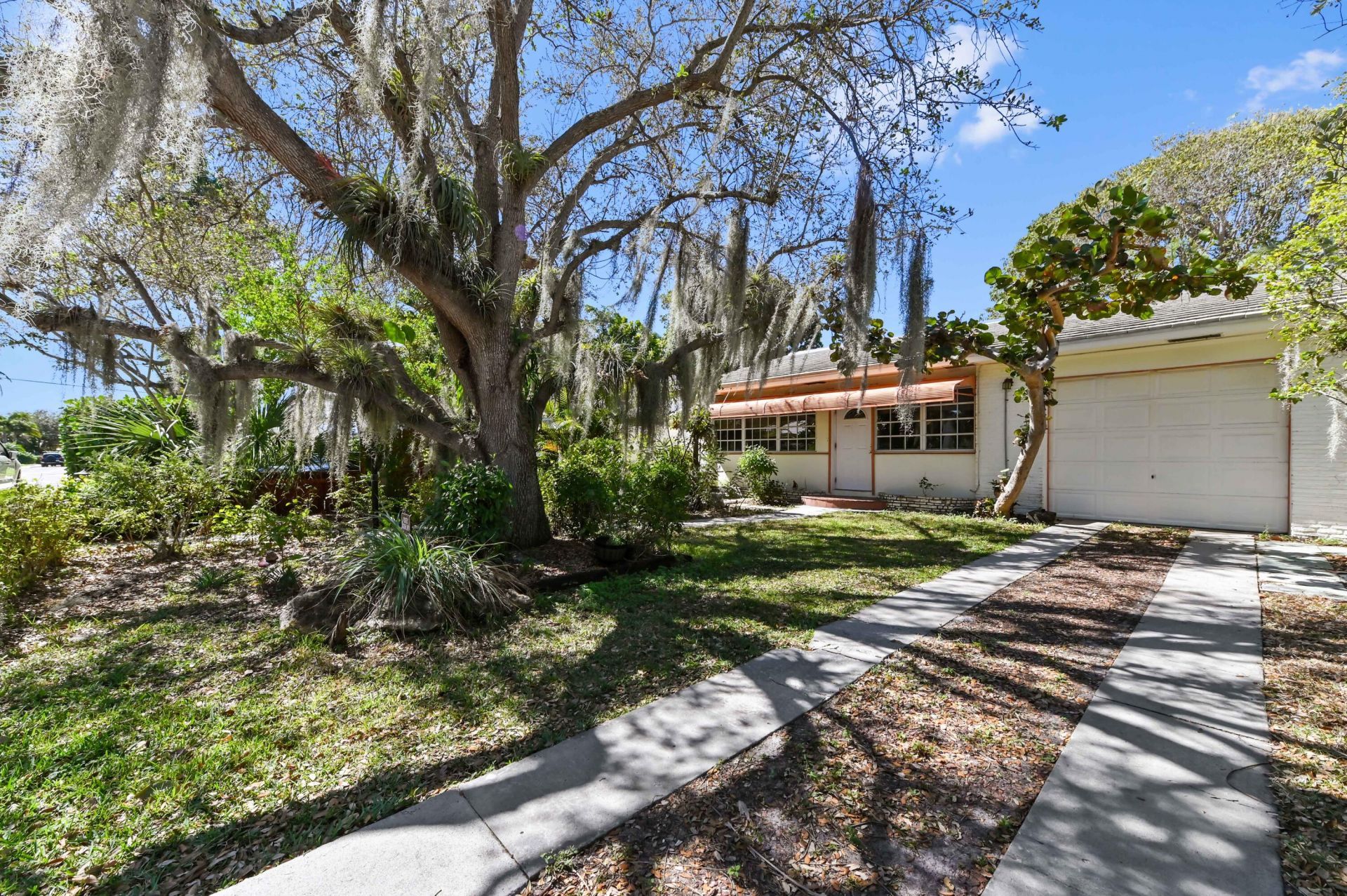 411 N Lakeside Drive, Lake Worth Beach, FL 33460 Photo