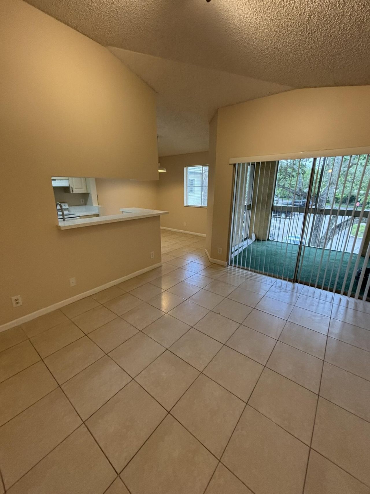 9833 Westview Drive, Unit 822, Coral Springs, FL 33076 Photo
