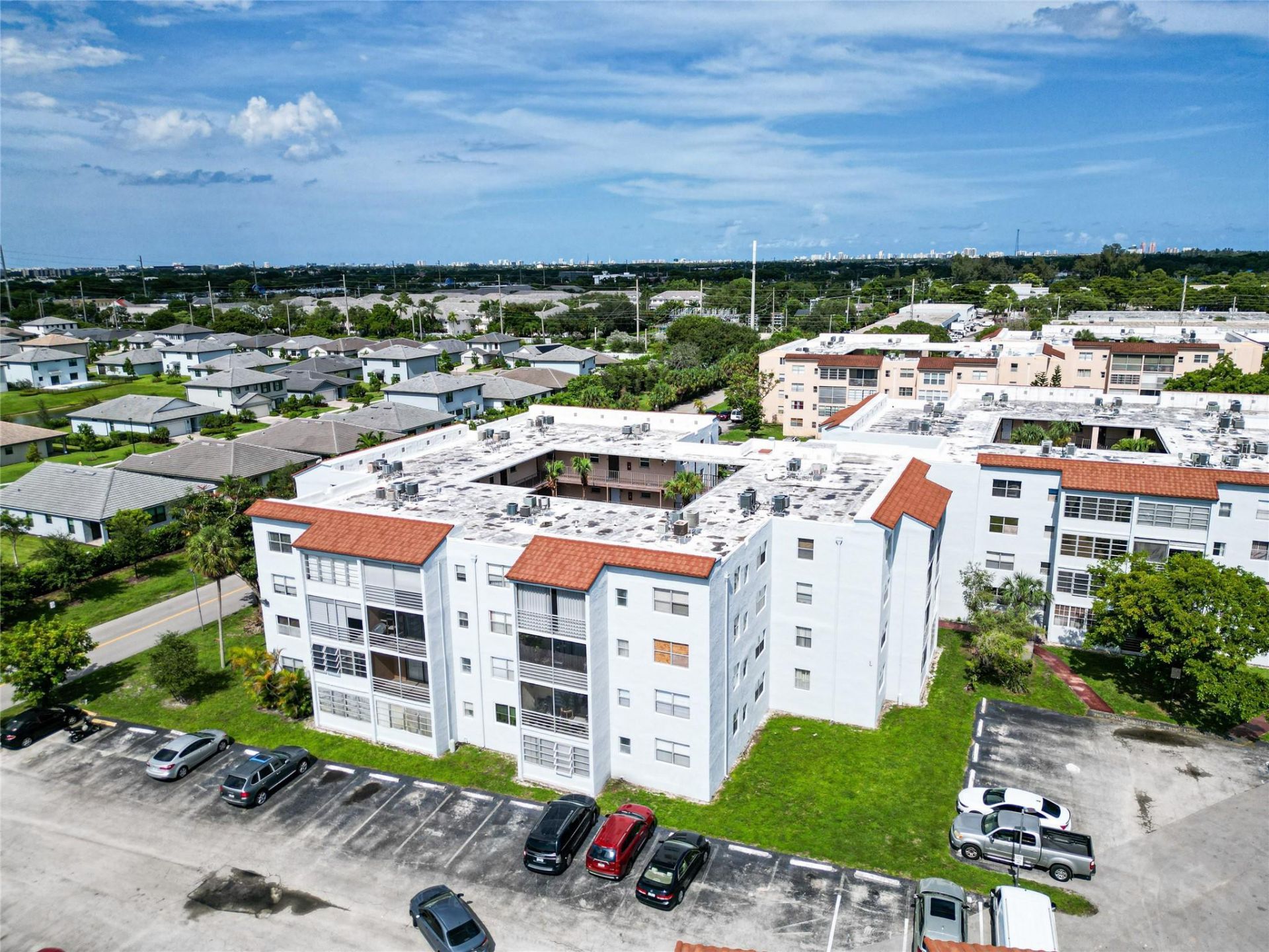 2850 Somerset Drive, Unit 307L, Lauderdale Lakes, FL 33311 Photo