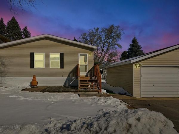 14 Rita Lane, Chaska, MN 55318
