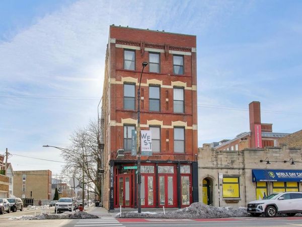 1329 W CHICAGO Avenue, Unit 3, Chicago, IL 60642