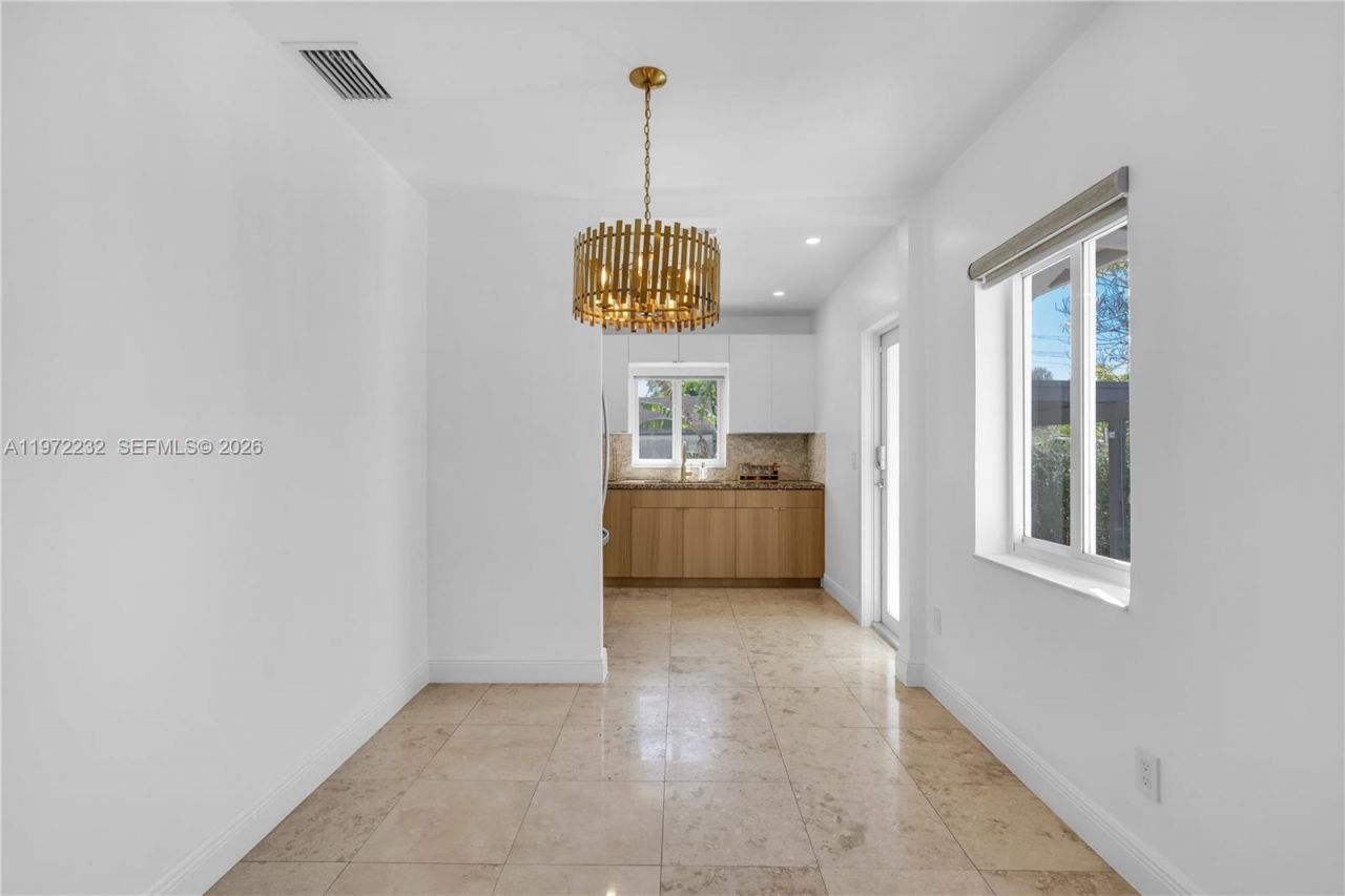 6376 SW 20th St, Unit n/a, Miami, FL 33155 Photo