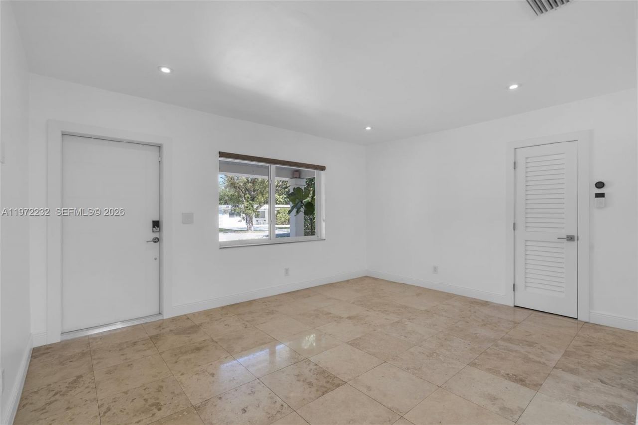 6376 SW 20th St, Unit n/a, Miami, FL 33155 Photo