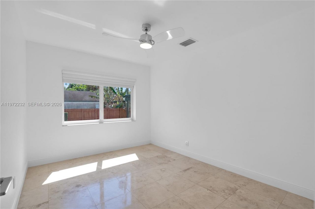 6376 SW 20th St, Unit n/a, Miami, FL 33155 Photo