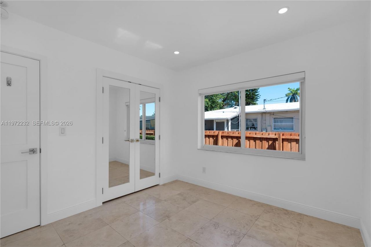 6376 SW 20th St, Unit n/a, Miami, FL 33155 Photo