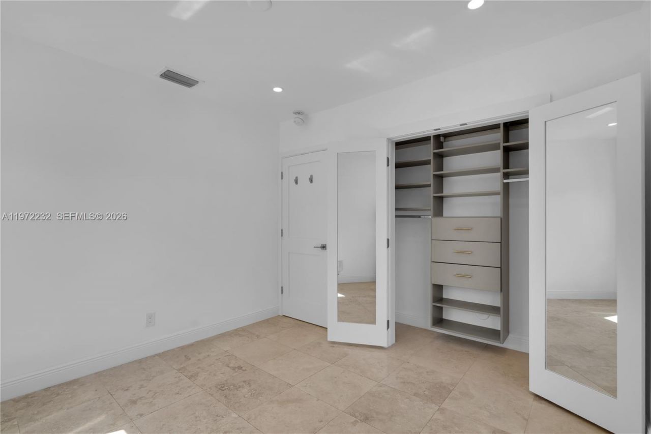 6376 SW 20th St, Unit n/a, Miami, FL 33155 Photo