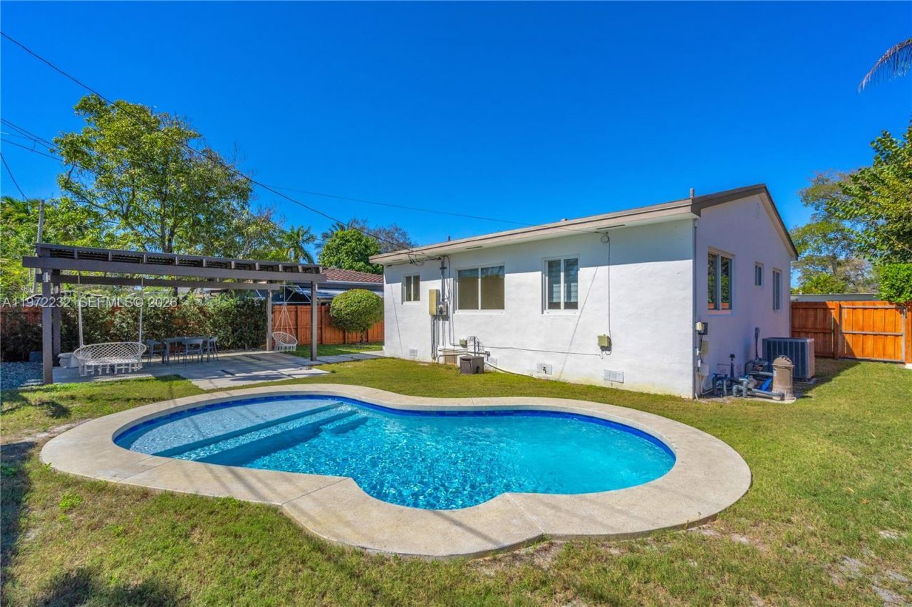 6376 SW 20th St, Unit n/a, Miami, FL 33155 Photo