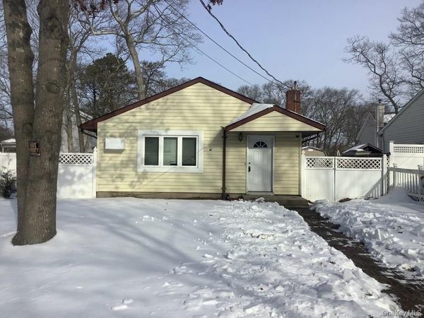 89 Bedford Avenue , Mastic, NY 11950