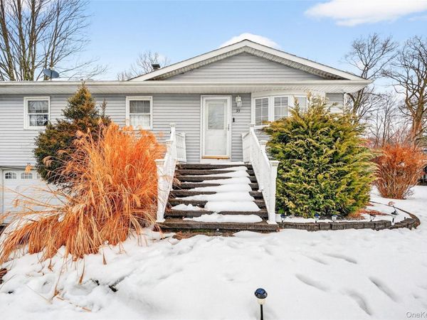 35 Maple Lane, Monroe, NY 10950