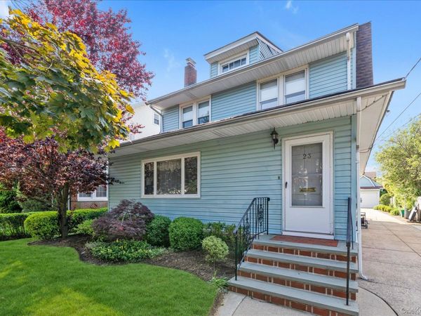 23 Thompson Place , Lynbrook, NY 11563